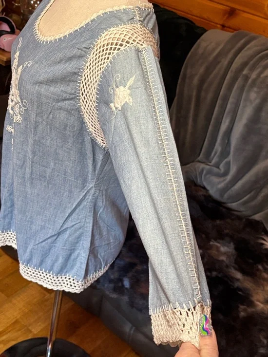 Lucky Brand Light Blue Embroidered Crochet-Trim Tunic - Picture 6 of 10